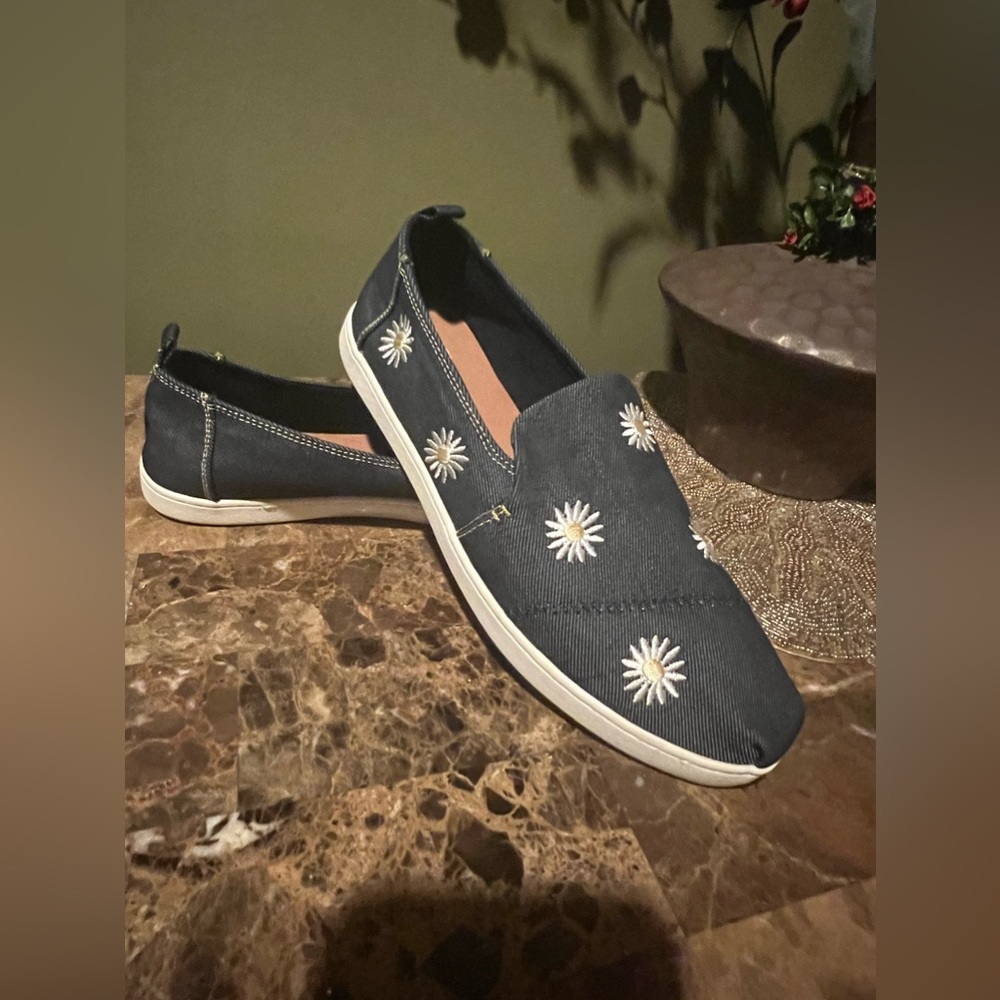 Toms womens shoes